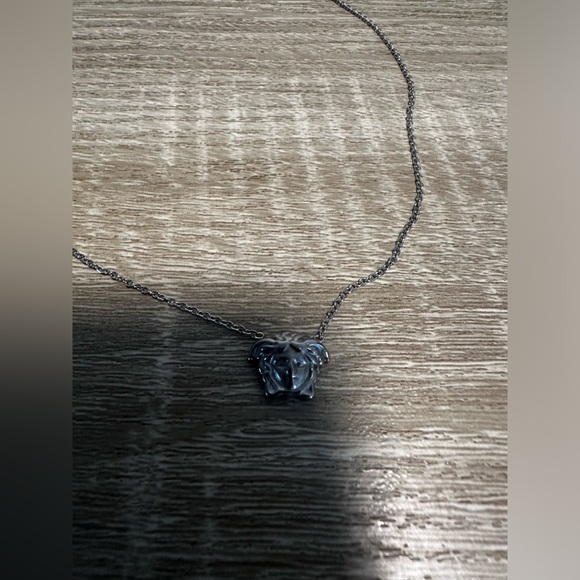 NWOT STUNNING SILVER-TONE CHOCKER STYLE NECKLACE W LOBSTER CLASP AND MINI MADUSA - Picture 2 of 11